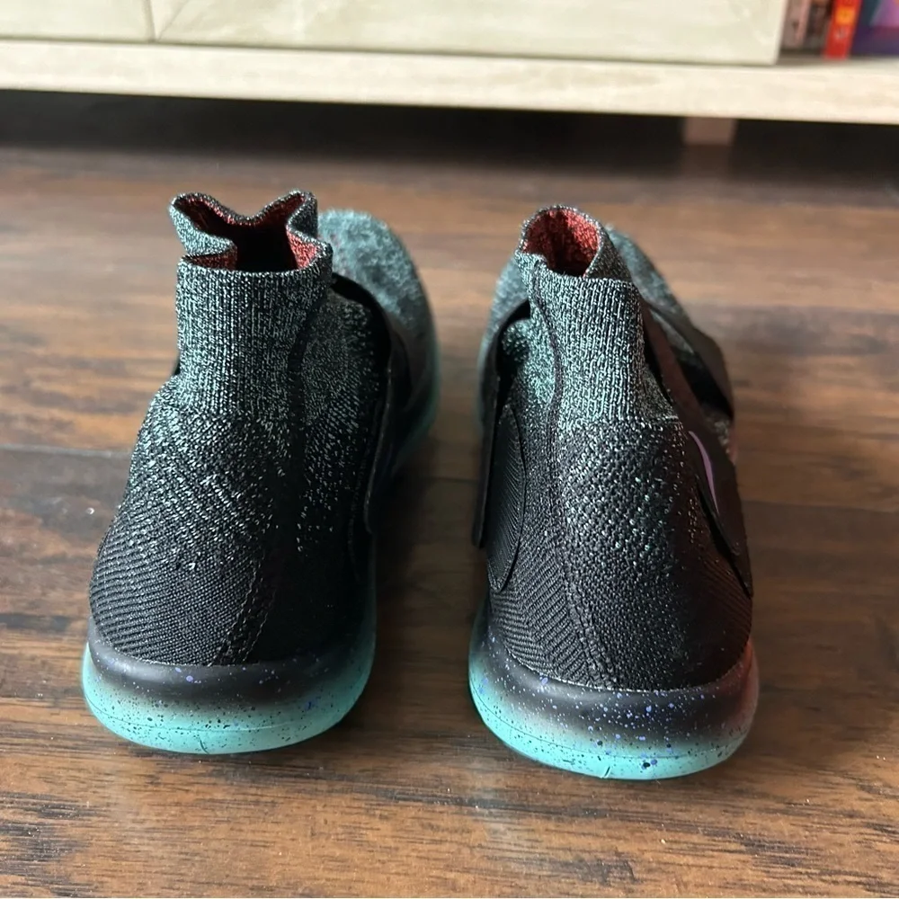 Nike, Women, Free Run Motion Running Sneakers